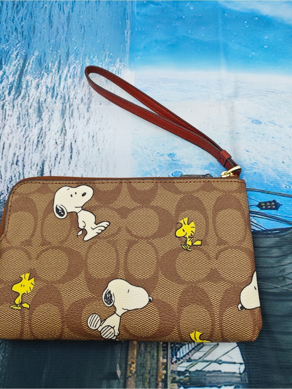 COACH Wallet - Picture 4 of 5